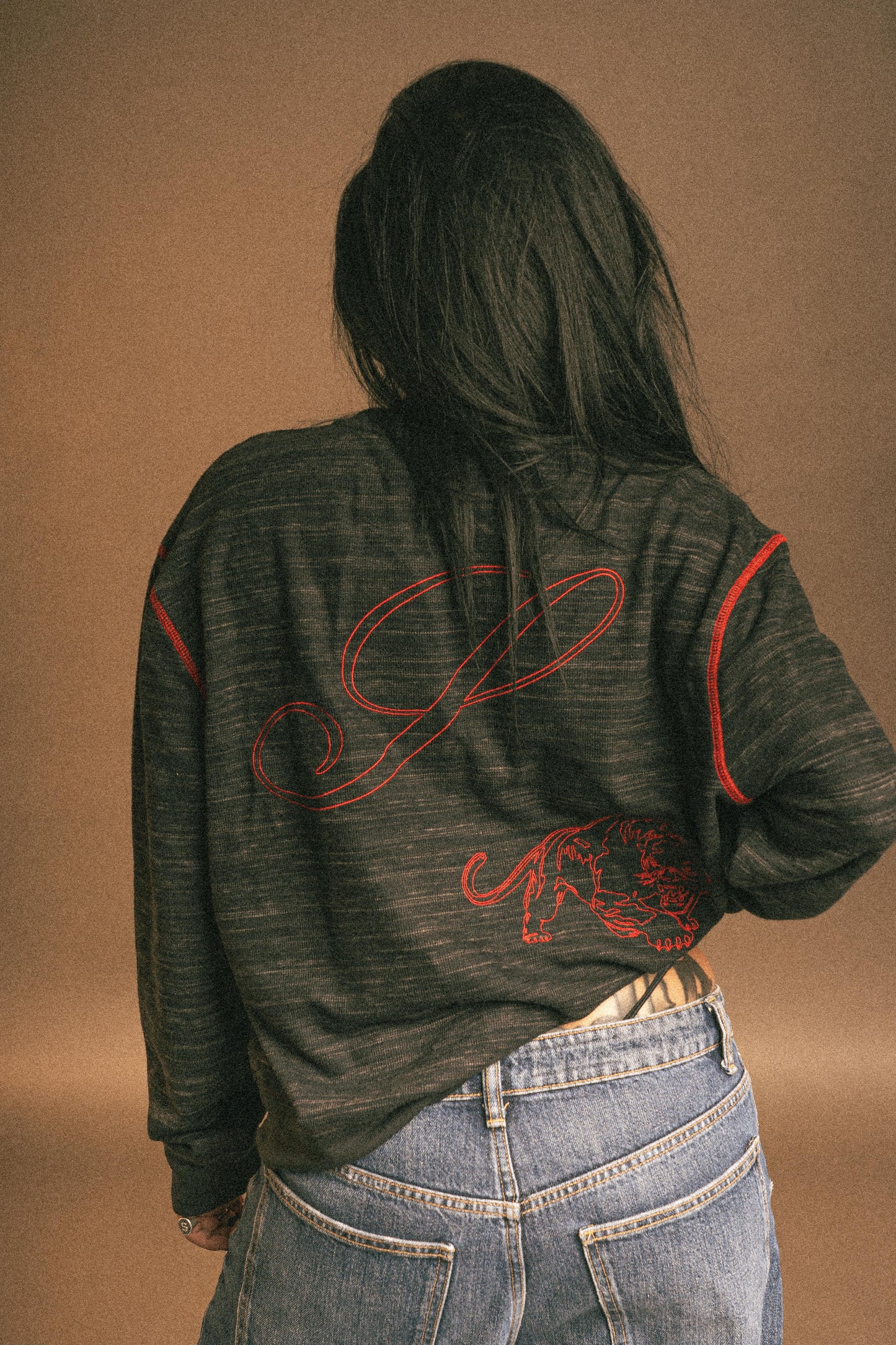 CONTRAST LONG-SLEEVE